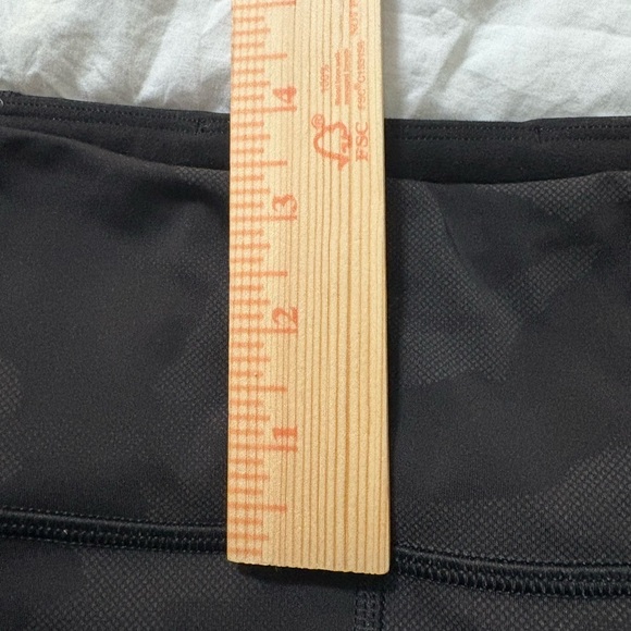 Athleta Rainier Reflective Tights Black Camouflage with Zipper Pockets. - Picture 16 of 16